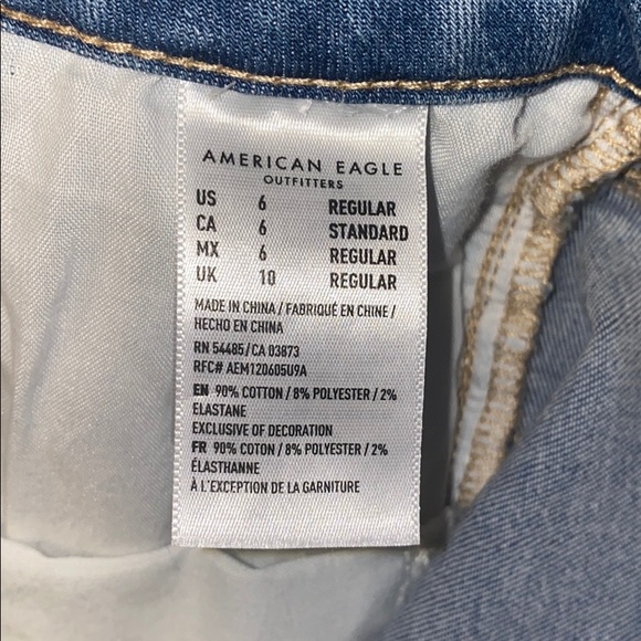*SOLD* Ripped American Eagle 🦅 Jeans - Picture 6 of 7